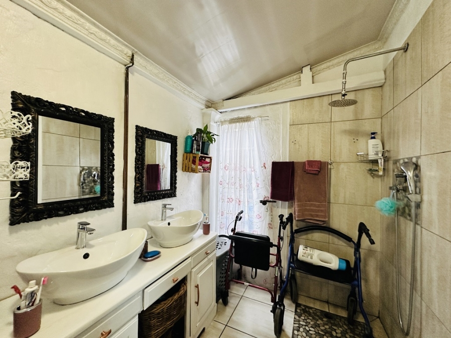 4 Bedroom Property for Sale in Florentia Gauteng