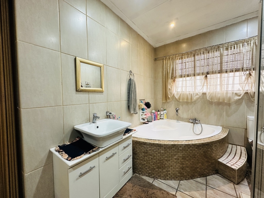 5 Bedroom Property for Sale in Alberton North Gauteng