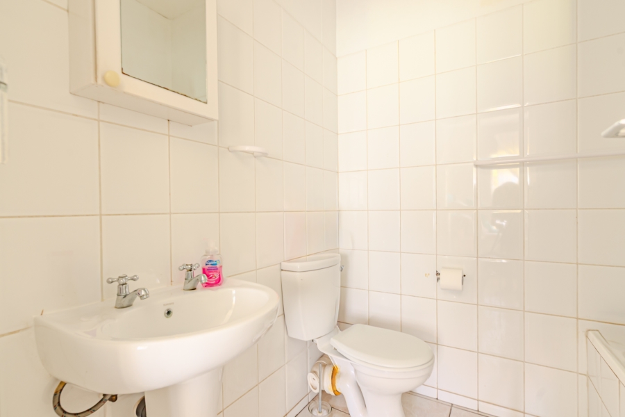 2 Bedroom Property for Sale in Waterkloof Glen Gauteng