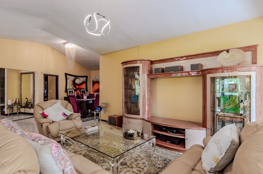 4 Bedroom Property for Sale in Waterkloof Ridge Gauteng