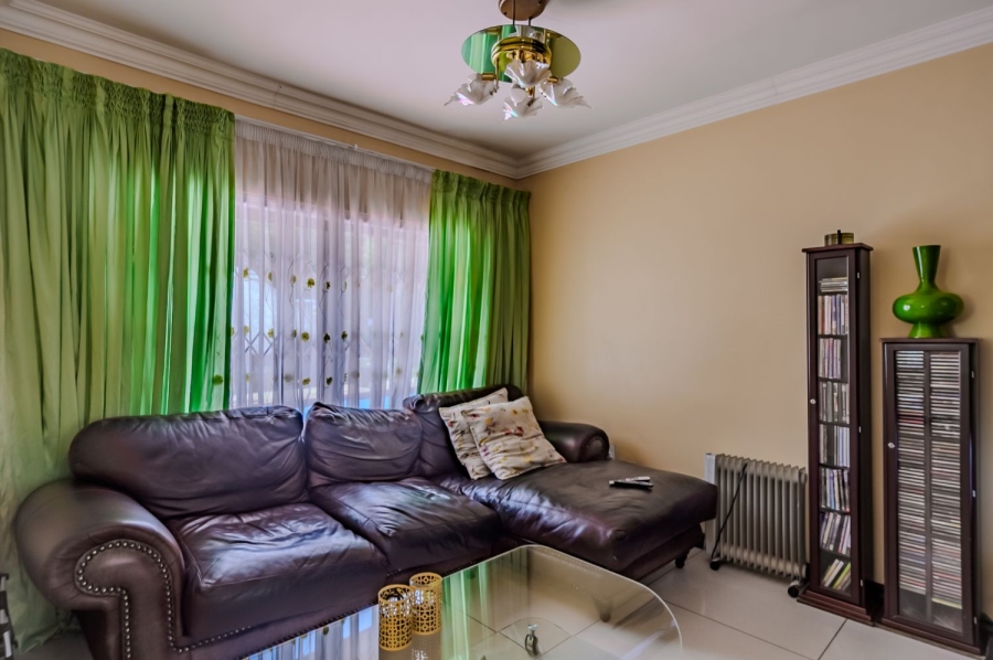 4 Bedroom Property for Sale in Waterkloof Ridge Gauteng