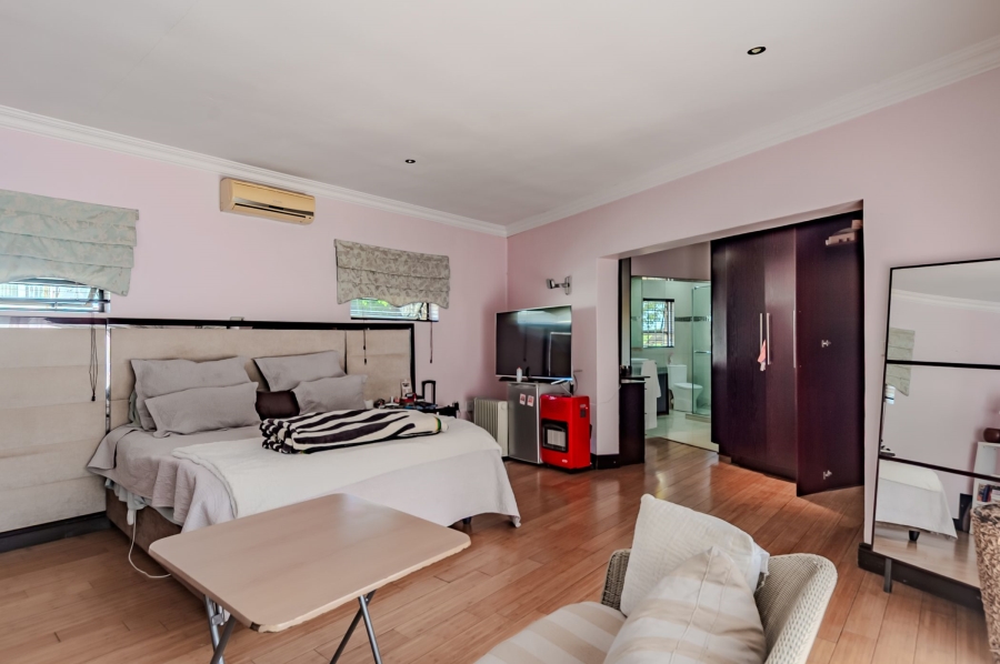 4 Bedroom Property for Sale in Waterkloof Ridge Gauteng