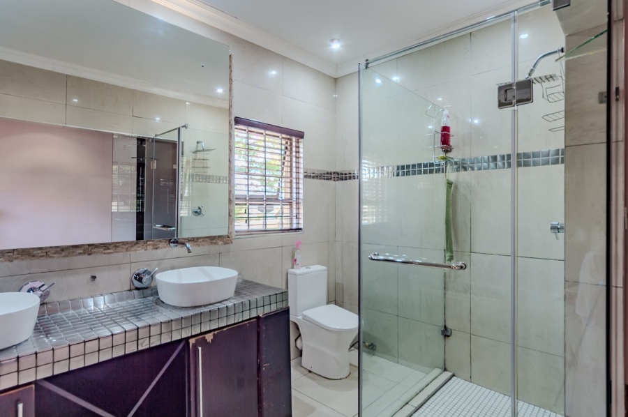 4 Bedroom Property for Sale in Waterkloof Ridge Gauteng