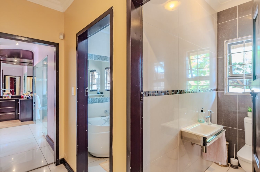 4 Bedroom Property for Sale in Waterkloof Ridge Gauteng