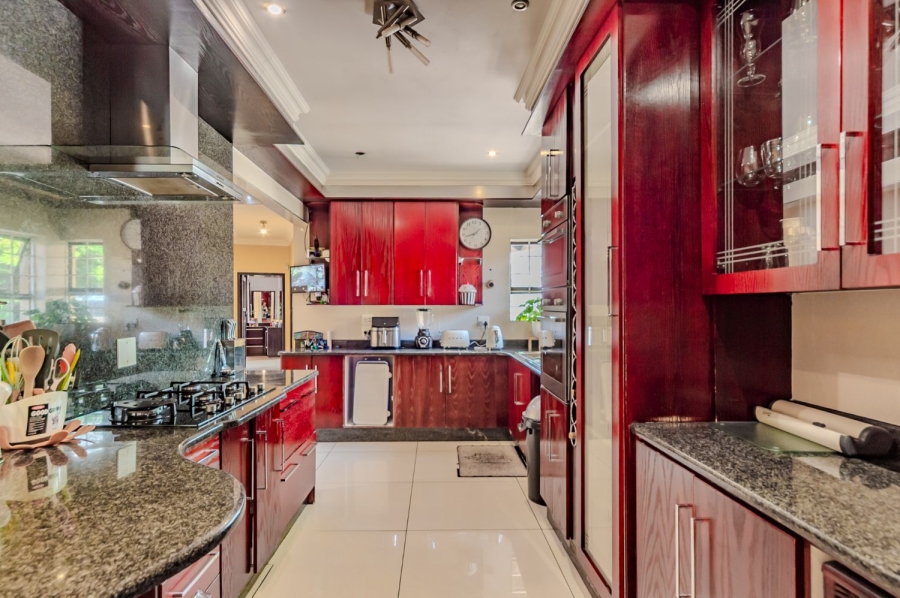 4 Bedroom Property for Sale in Waterkloof Ridge Gauteng