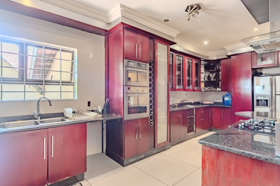 4 Bedroom Property for Sale in Waterkloof Ridge Gauteng