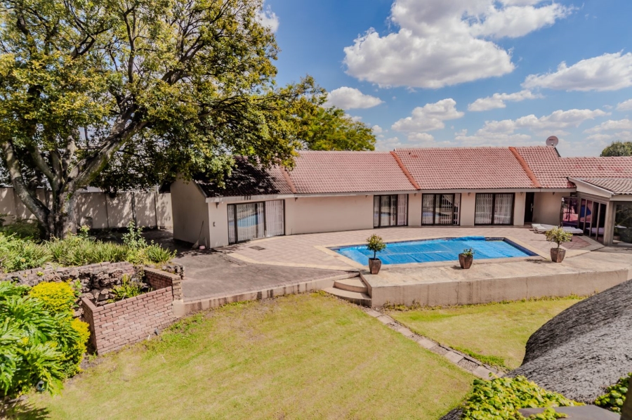 4 Bedroom Property for Sale in Waterkloof Ridge Gauteng