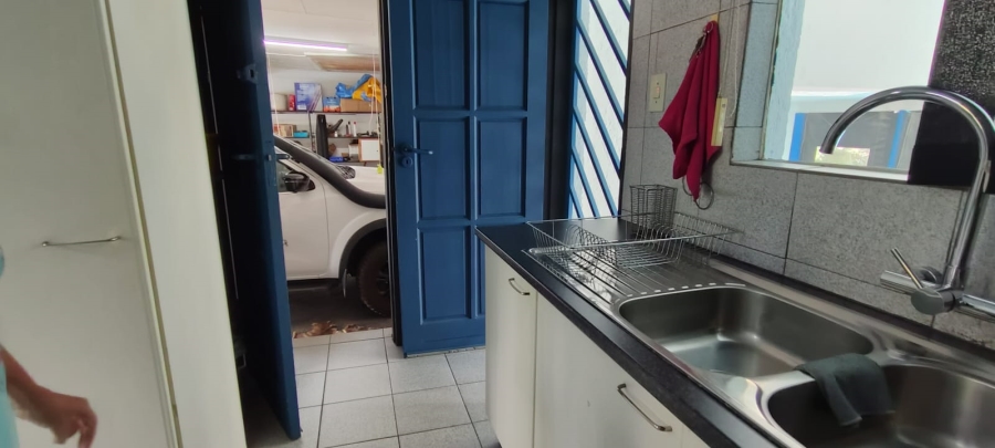 5 Bedroom Property for Sale in Fochville Gauteng