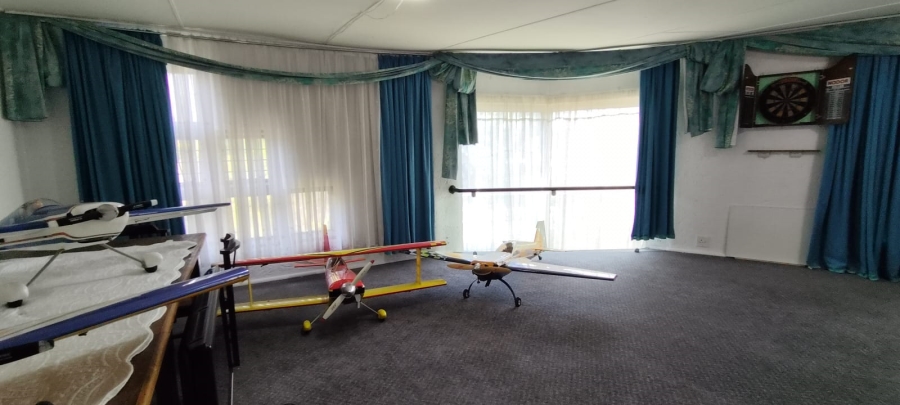 5 Bedroom Property for Sale in Fochville Gauteng