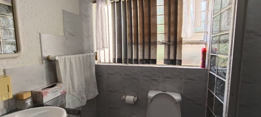 5 Bedroom Property for Sale in Fochville Gauteng