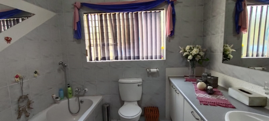 5 Bedroom Property for Sale in Fochville Gauteng