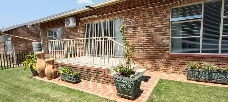 3 Bedroom Property for Sale in Fochville Gauteng