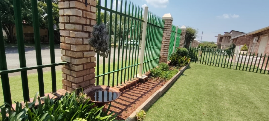 3 Bedroom Property for Sale in Fochville Gauteng