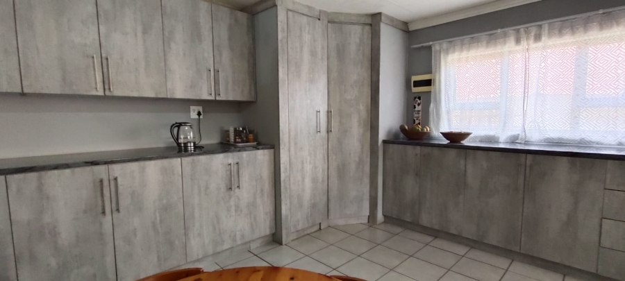 8 Bedroom Property for Sale in Fochville Gauteng