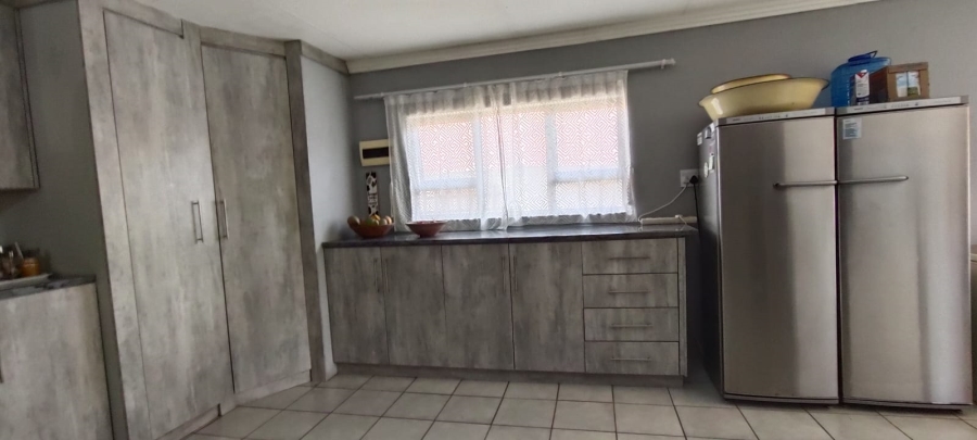 8 Bedroom Property for Sale in Fochville Gauteng