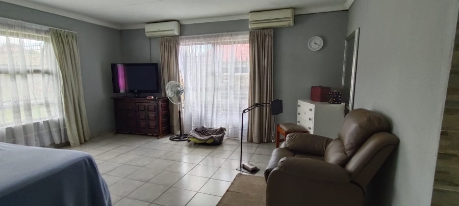 8 Bedroom Property for Sale in Fochville Gauteng