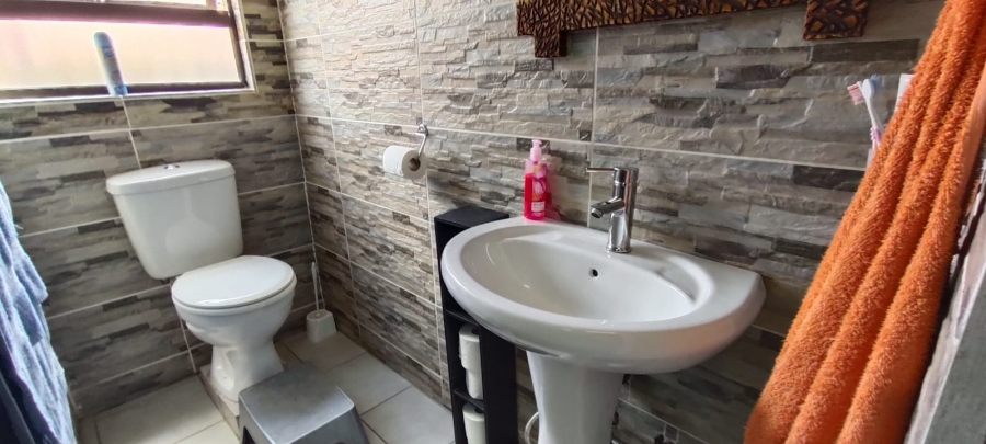 8 Bedroom Property for Sale in Fochville Gauteng