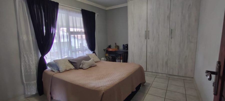 8 Bedroom Property for Sale in Fochville Gauteng