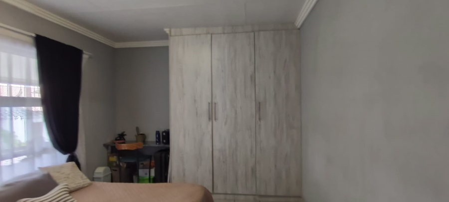 8 Bedroom Property for Sale in Fochville Gauteng