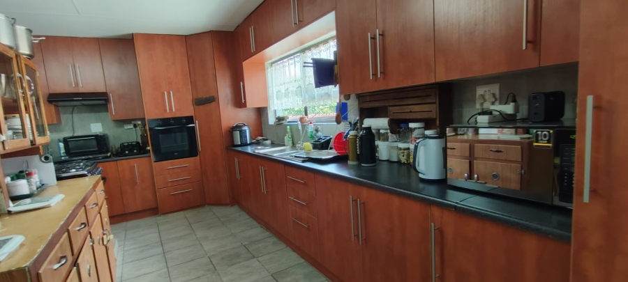 8 Bedroom Property for Sale in Fochville Gauteng