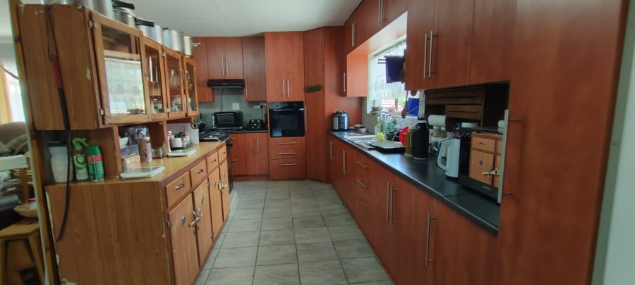 8 Bedroom Property for Sale in Fochville Gauteng