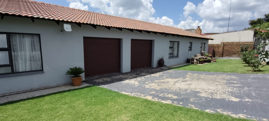 8 Bedroom Property for Sale in Fochville Gauteng