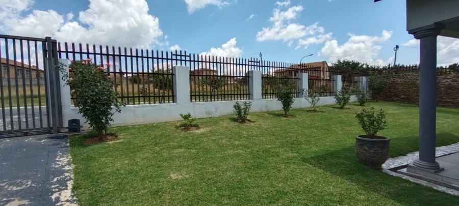 8 Bedroom Property for Sale in Fochville Gauteng