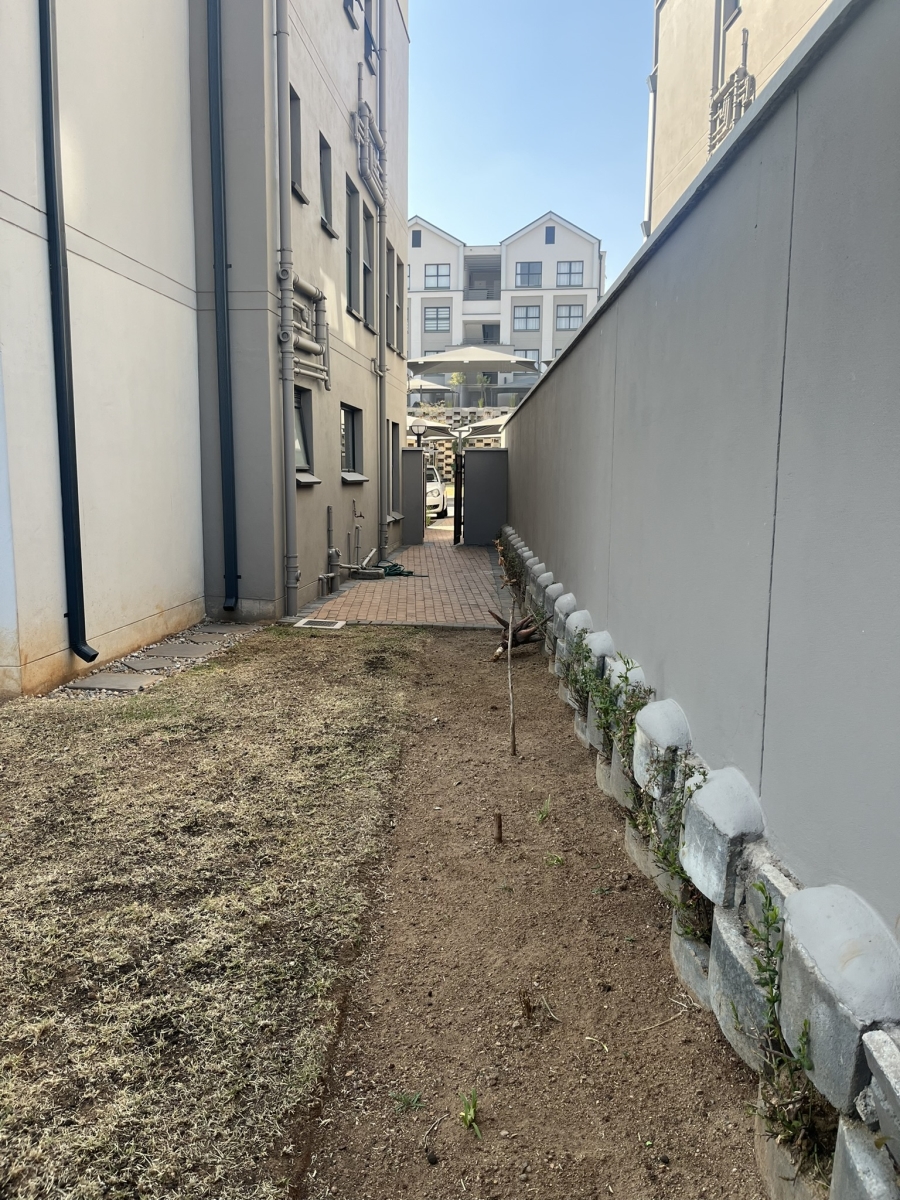 To Let 3 Bedroom Property for Rent in Waterfall Gauteng