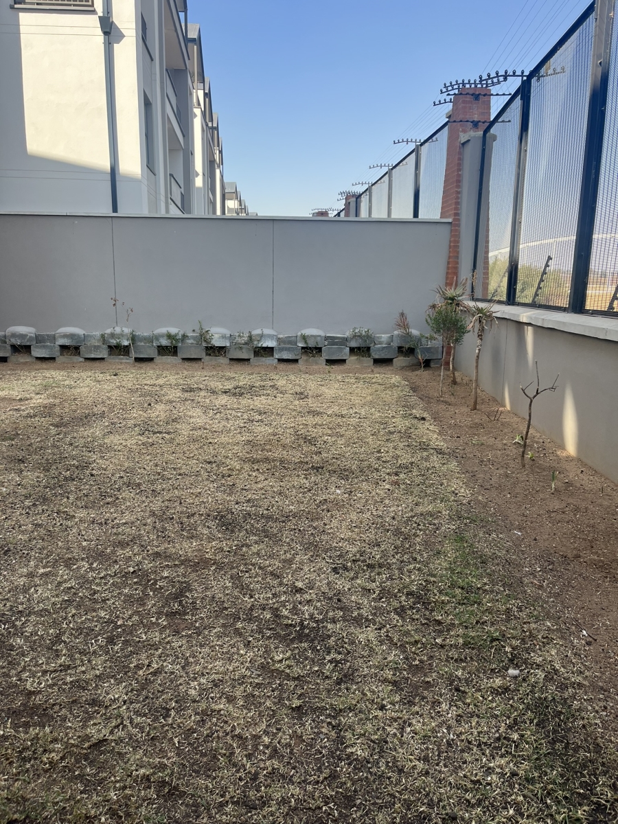 To Let 3 Bedroom Property for Rent in Waterfall Gauteng