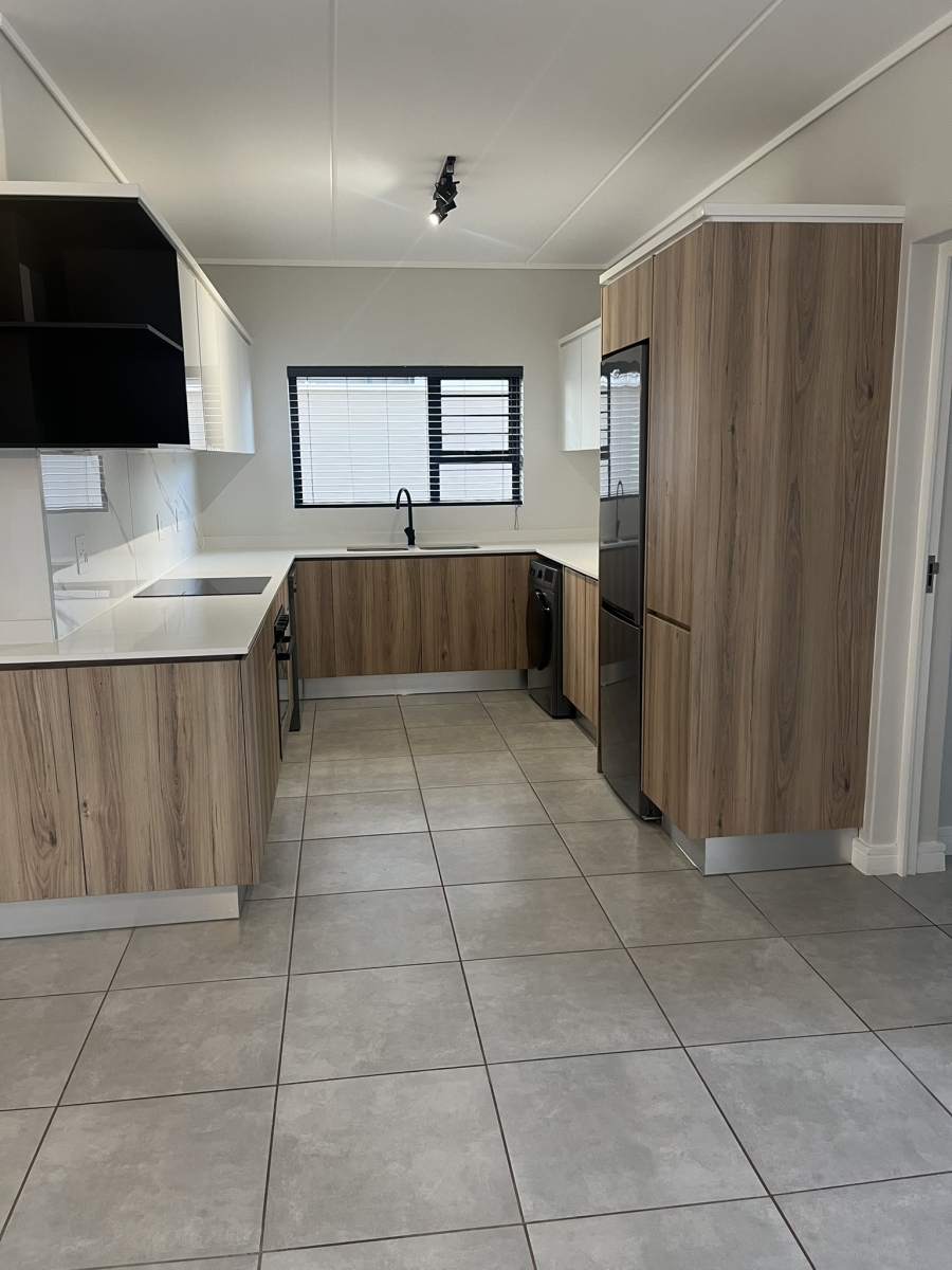 To Let 3 Bedroom Property for Rent in Waterfall Gauteng