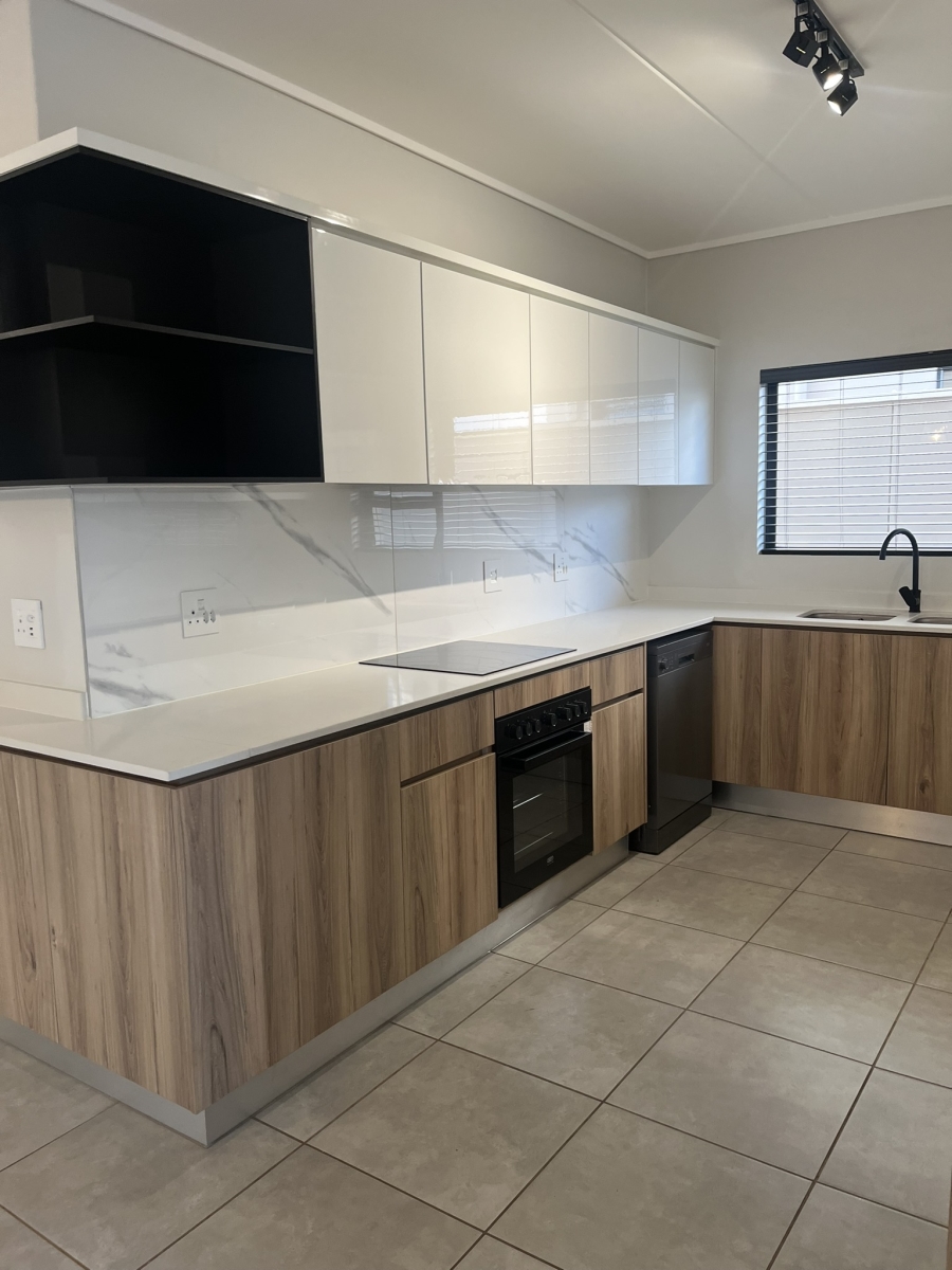 To Let 3 Bedroom Property for Rent in Waterfall Gauteng