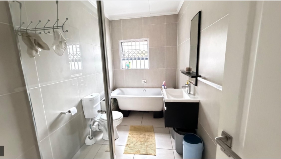 3 Bedroom Property for Sale in Greenstone Hill Gauteng