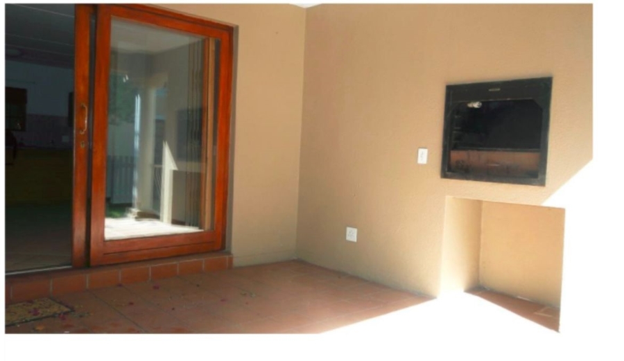2 Bedroom Property for Sale in Paulshof Gauteng
