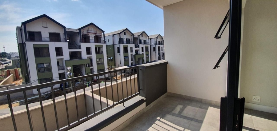 To Let 2 Bedroom Property for Rent in Waterfall Gauteng