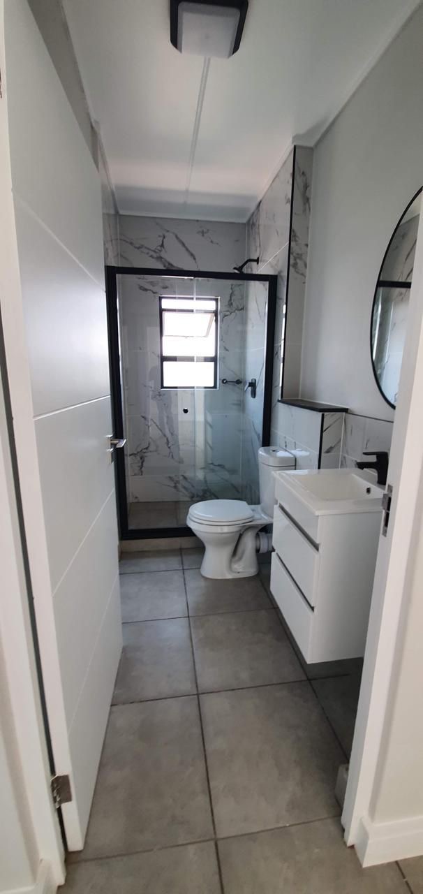 To Let 2 Bedroom Property for Rent in Waterfall Gauteng