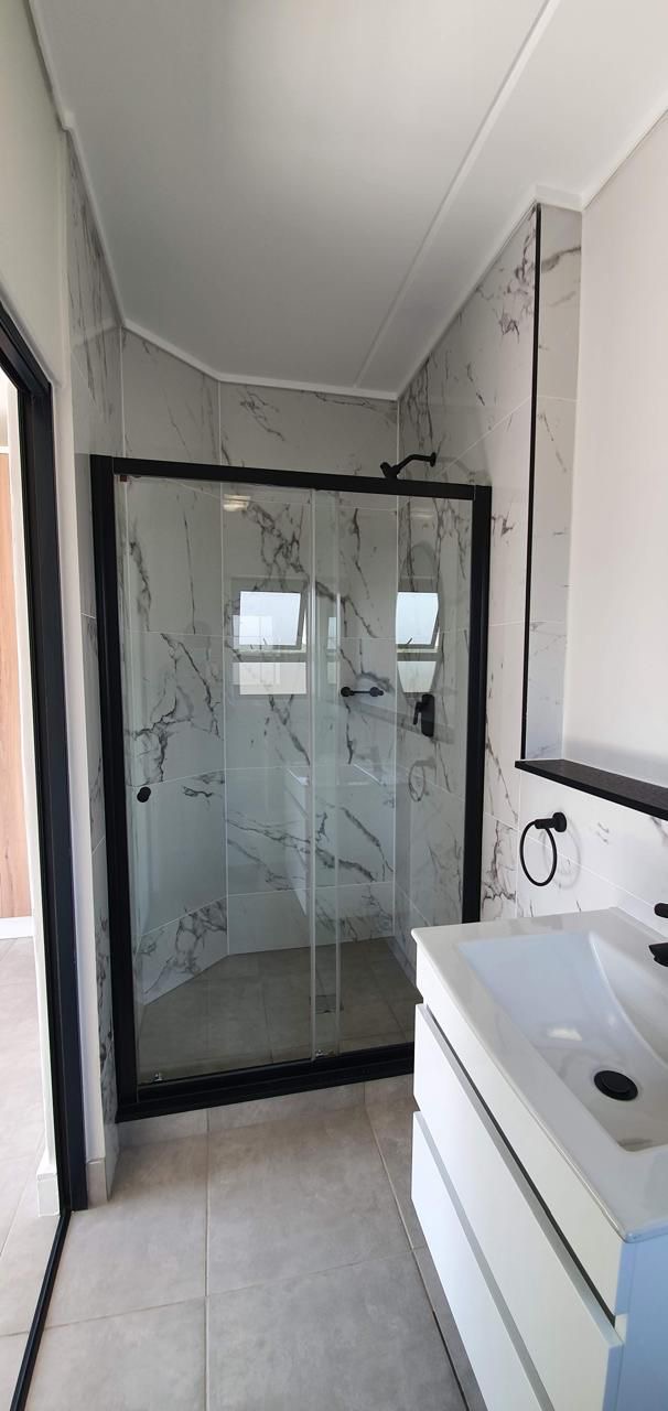 To Let 2 Bedroom Property for Rent in Waterfall Gauteng