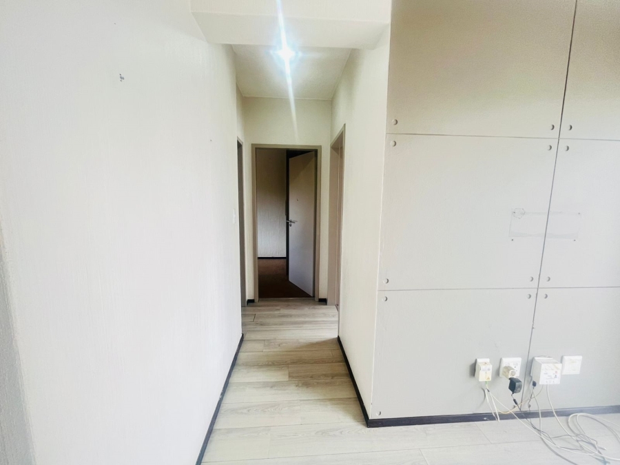 To Let 2 Bedroom Property for Rent in Broadacres Gauteng