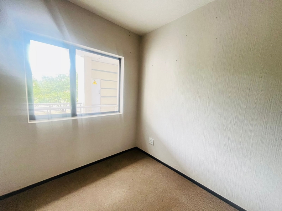 To Let 2 Bedroom Property for Rent in Broadacres Gauteng