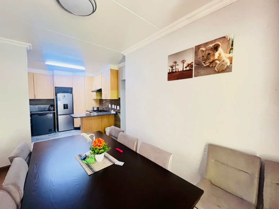 To Let 3 Bedroom Property for Rent in Pineslopes Gauteng