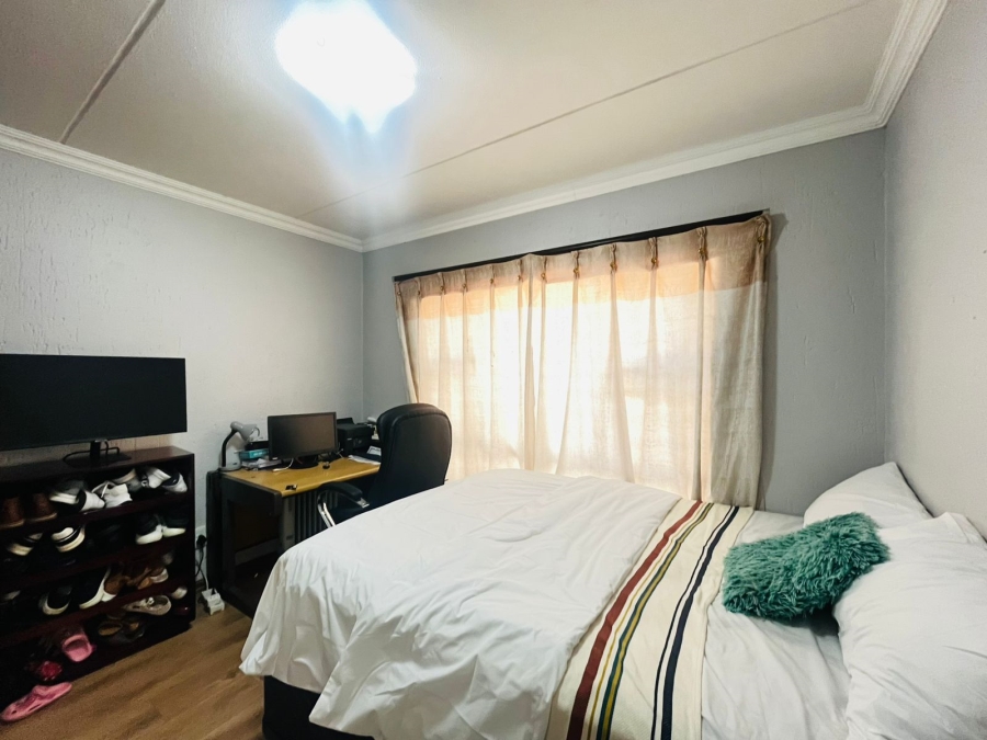 To Let 3 Bedroom Property for Rent in Pineslopes Gauteng