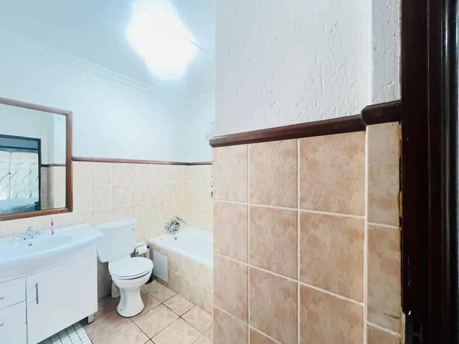 To Let 3 Bedroom Property for Rent in Pineslopes Gauteng