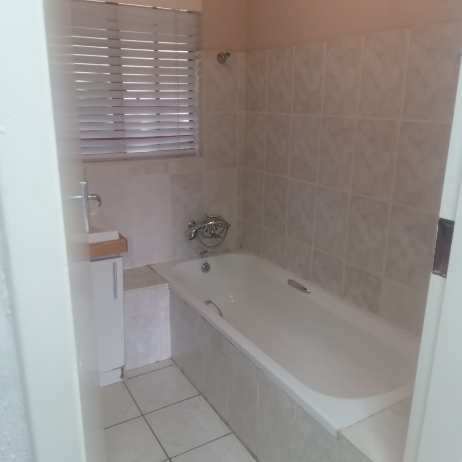 6 Bedroom Property for Sale in Timsrand A H Gauteng