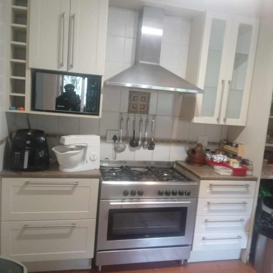 6 Bedroom Property for Sale in Timsrand A H Gauteng