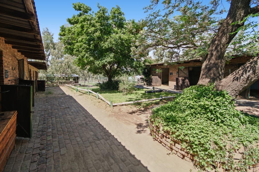 7 Bedroom Property for Sale in Timsrand A H Gauteng