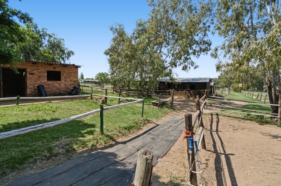 7 Bedroom Property for Sale in Timsrand A H Gauteng
