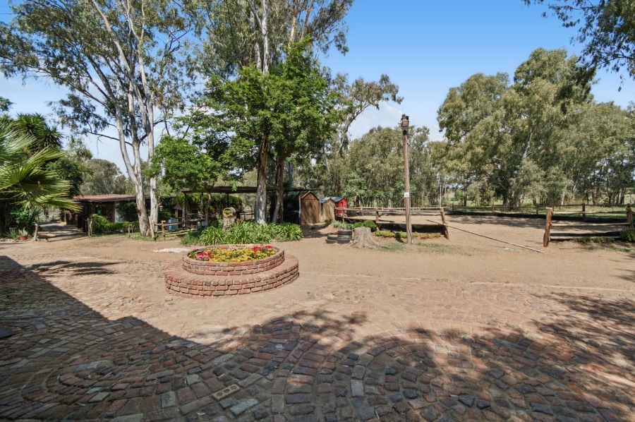 7 Bedroom Property for Sale in Timsrand A H Gauteng