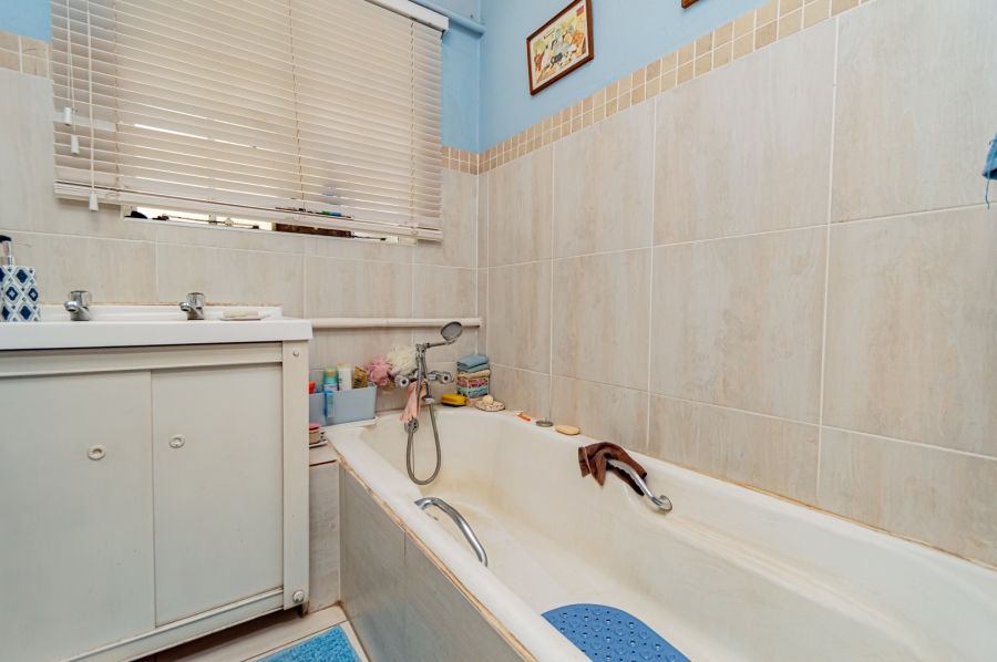 7 Bedroom Property for Sale in Timsrand A H Gauteng