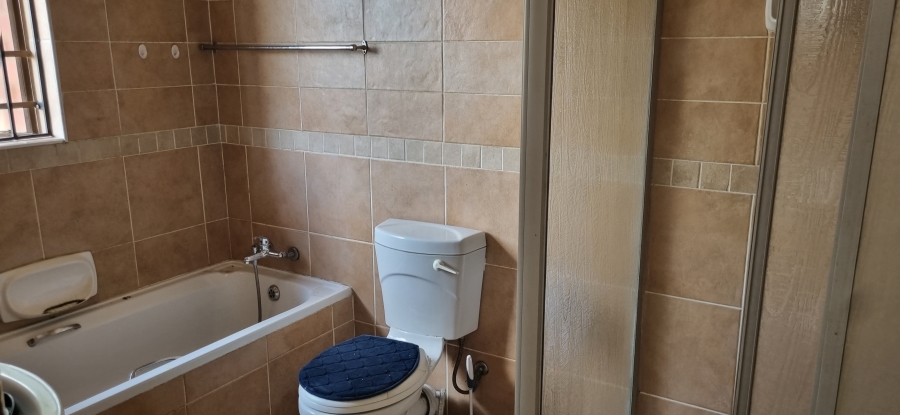 To Let 3 Bedroom Property for Rent in Noordwyk Gauteng