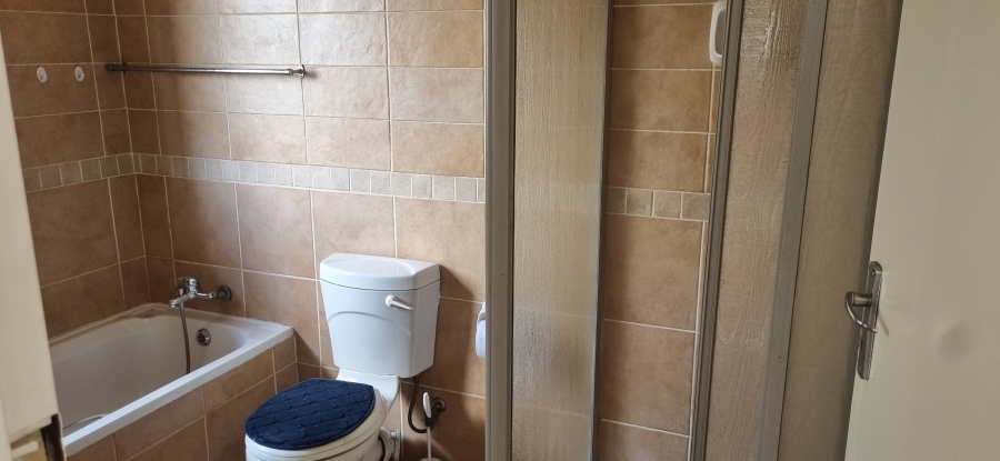 To Let 3 Bedroom Property for Rent in Noordwyk Gauteng