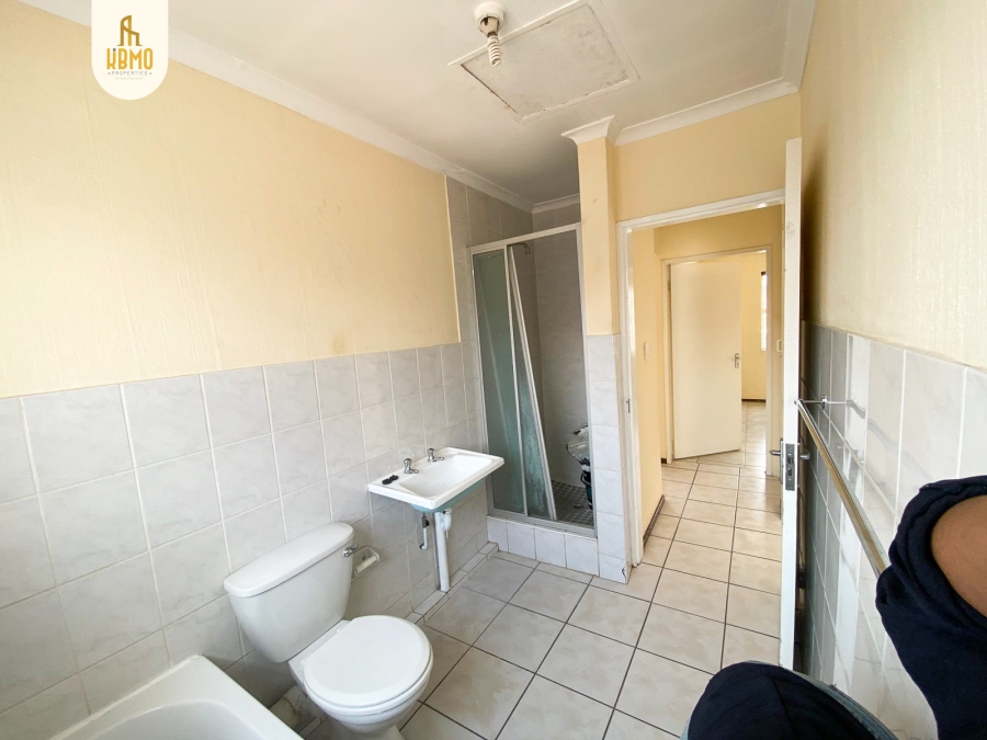 2 Bedroom Property for Sale in Vorna Valley Gauteng
